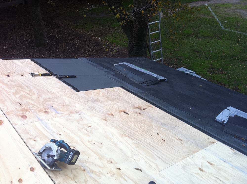 Insulated Roofing Material